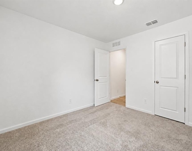 3841 Amers Loop - Photo Thumbnail 12