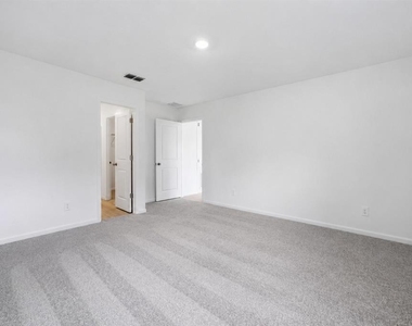 3841 Amers Loop - Photo Thumbnail 17