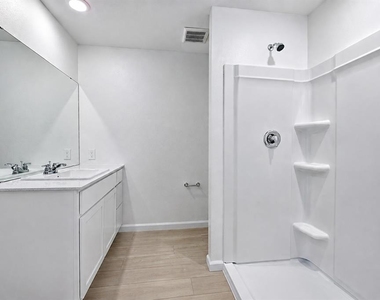 3841 Amers Loop - Photo Thumbnail 8