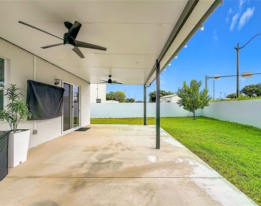 1692 Se 7th Court - Photo Thumbnail 38