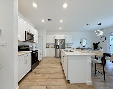 1692 Se 7th Court - Photo Thumbnail 14