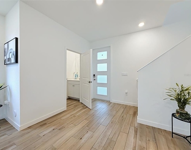 1692 Se 7th Court - Photo Thumbnail 6