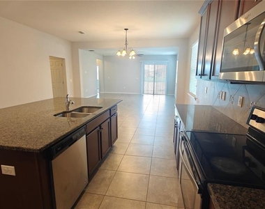 3010 Jardin Street - Photo Thumbnail 3