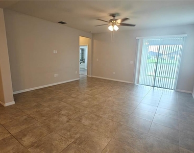 3010 Jardin Street - Photo Thumbnail 6