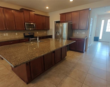3010 Jardin Street - Photo Thumbnail 1