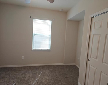 3010 Jardin Street - Photo Thumbnail 24