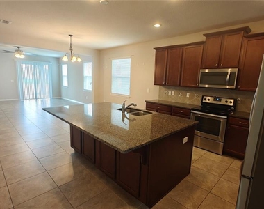 3010 Jardin Street - Photo Thumbnail 4