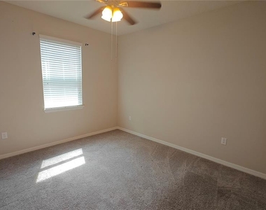 3010 Jardin Street - Photo Thumbnail 23