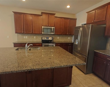 3010 Jardin Street - Photo Thumbnail 2