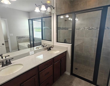 3010 Jardin Street - Photo Thumbnail 15