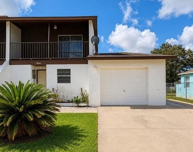 704 Lucaya Drive - Photo Thumbnail 2