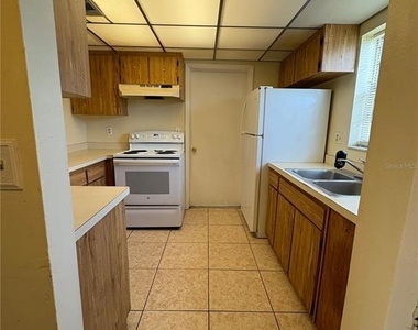 704 Lucaya Drive - Photo Thumbnail 8