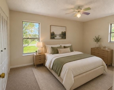 704 Lucaya Drive - Photo Thumbnail 24