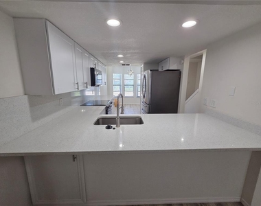 1854 Foxhall Circle - Photo Thumbnail 12