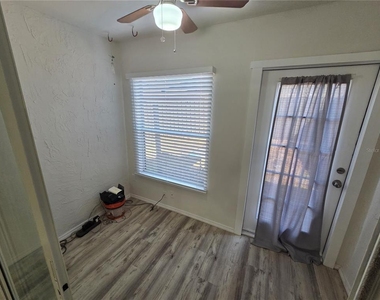 1854 Foxhall Circle - Photo Thumbnail 13
