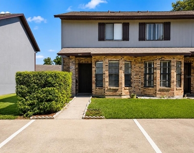 1854 Foxhall Circle - Photo Thumbnail 24