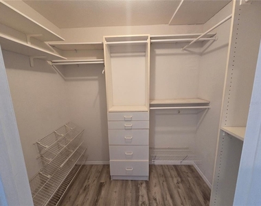 1854 Foxhall Circle - Photo Thumbnail 20