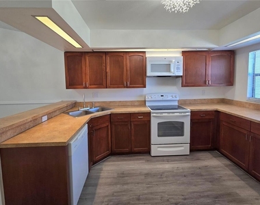 9 Colrain Way - Photo Thumbnail 5