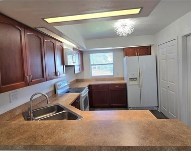9 Colrain Way - Photo Thumbnail 6