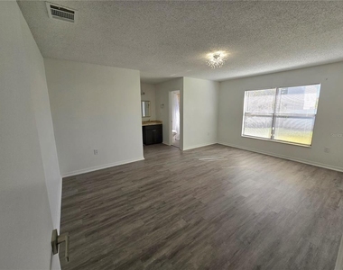 9 Colrain Way - Photo Thumbnail 8