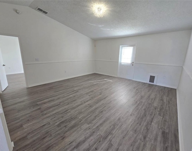 9 Colrain Way - Photo Thumbnail 4