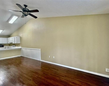 11755 Cuxham Drive - Photo Thumbnail 4
