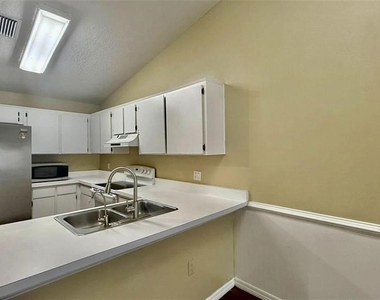 11755 Cuxham Drive - Photo Thumbnail 2