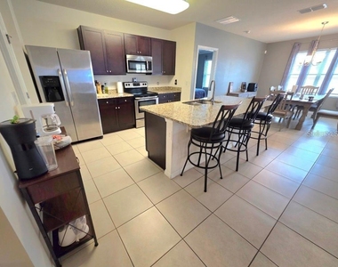 368 Aberdeen Drive - Photo Thumbnail 3