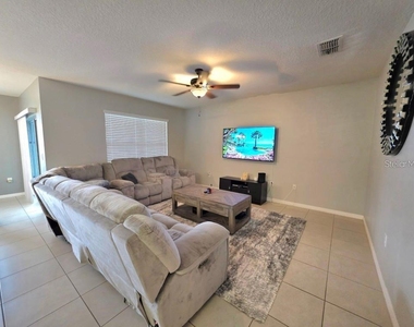 368 Aberdeen Drive - Photo Thumbnail 4