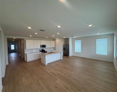 2290 Jennio Drive - Photo Thumbnail 2