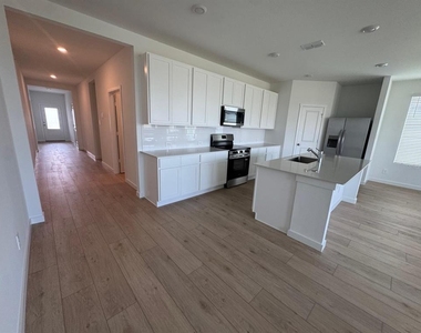 2290 Jennio Drive - Photo Thumbnail 3
