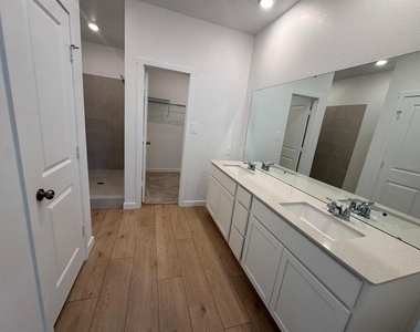 2290 Jennio Drive - Photo Thumbnail 13