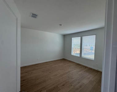 2290 Jennio Drive - Photo Thumbnail 12