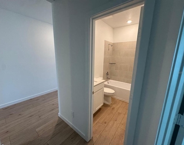 2290 Jennio Drive - Photo Thumbnail 10