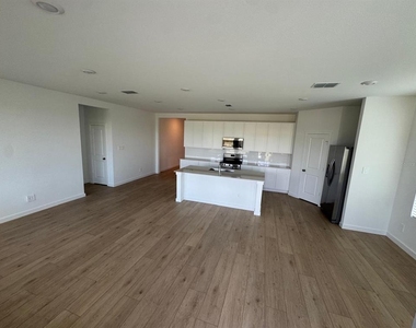 2290 Jennio Drive - Photo Thumbnail 4