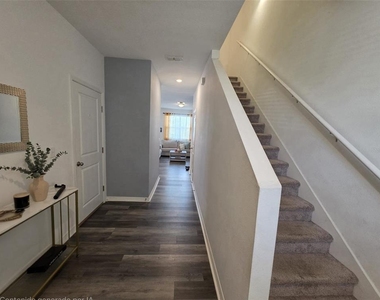 469 Madison Drive - Photo Thumbnail 1