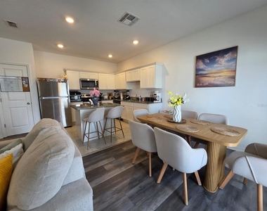 469 Madison Drive - Photo Thumbnail 6