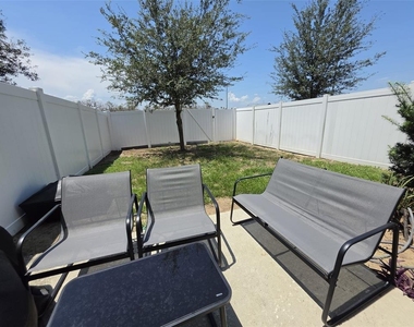 469 Madison Drive - Photo Thumbnail 18
