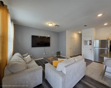 469 Madison Drive - Photo Thumbnail 7