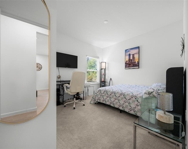 3902 Ne 30th Terrace - Photo Thumbnail 16