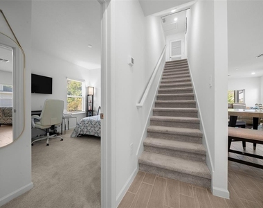 3902 Ne 30th Terrace - Photo Thumbnail 15