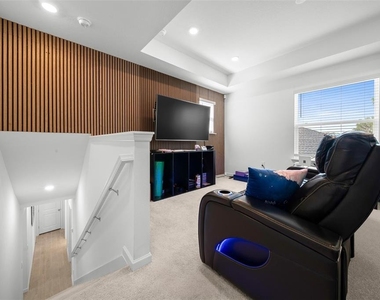 3902 Ne 30th Terrace - Photo Thumbnail 17
