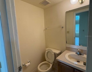8532 Nw 35 Road - Photo Thumbnail 18