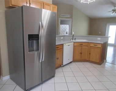 202 Marion Oaks Trail - Photo Thumbnail 3