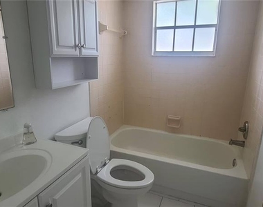 580 Fairways Lane - Photo Thumbnail 2