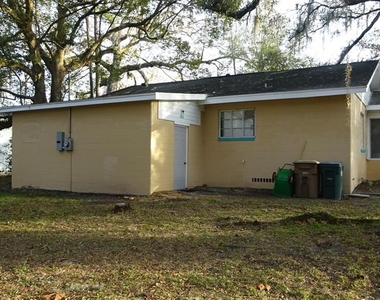 1209 Ne 14th Street - Photo Thumbnail 1