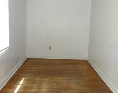 1209 Ne 14th Street - Photo Thumbnail 7