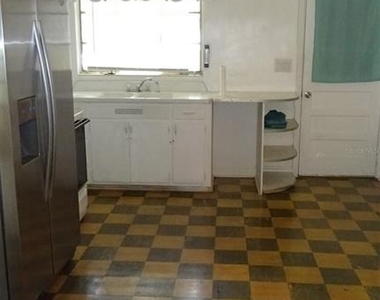 1209 Ne 14th Street - Photo Thumbnail 9