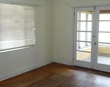 1209 Ne 14th Street - Photo Thumbnail 3