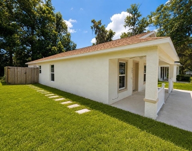 986 Nw 1st Street - Photo Thumbnail 1